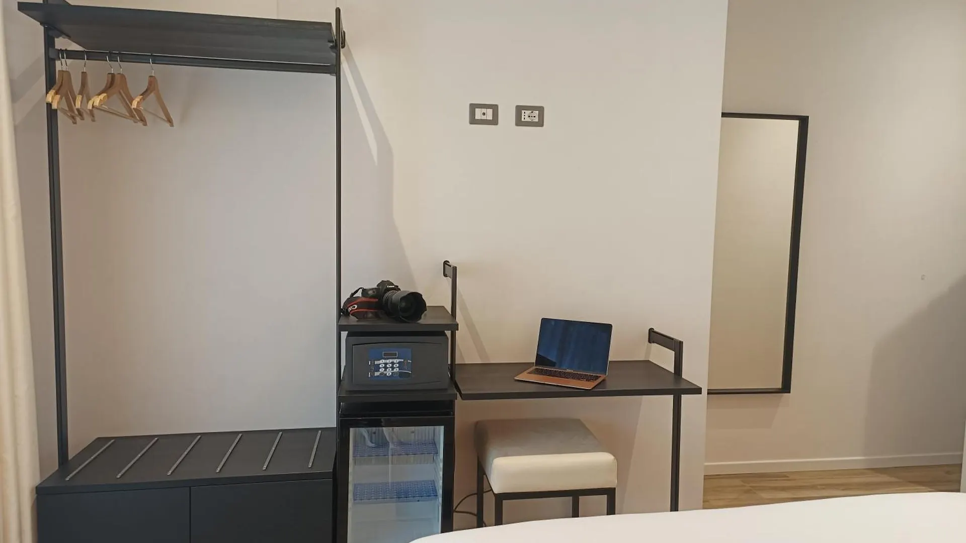 Romi Suite 0*, Rome