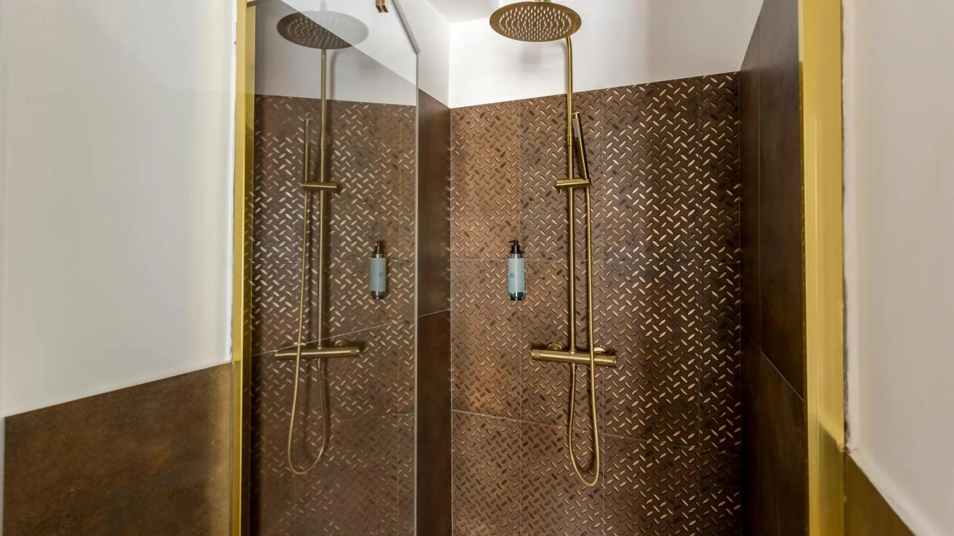 Romi Suite Italy