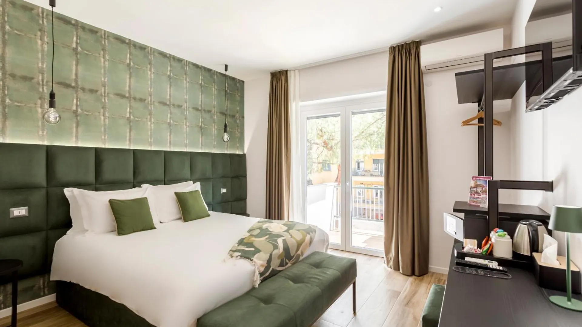 Romi Suite 0*, Rome