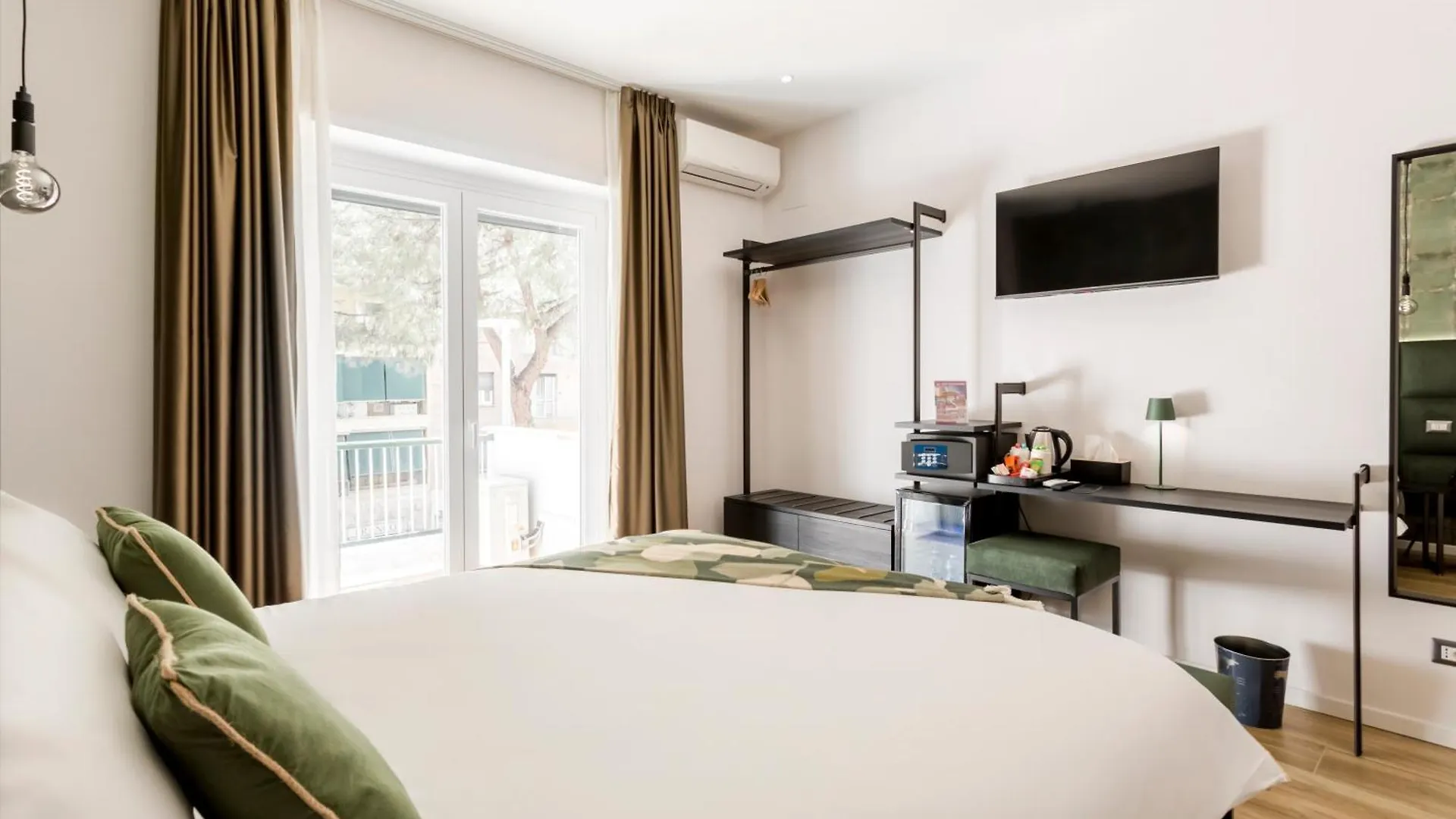 Romi Suite Italy